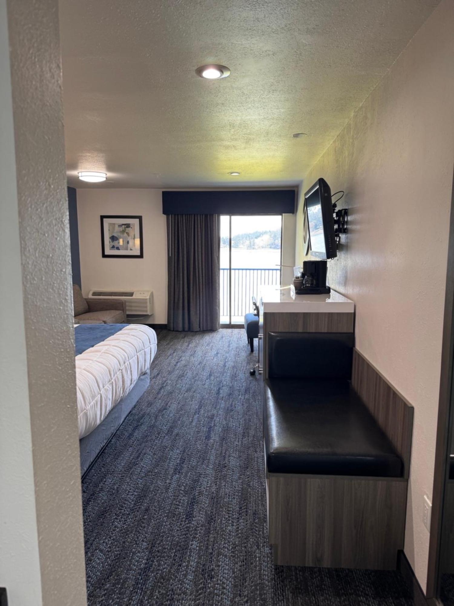 Oyster Bay Inn & Suites Bremerton Εξωτερικό φωτογραφία