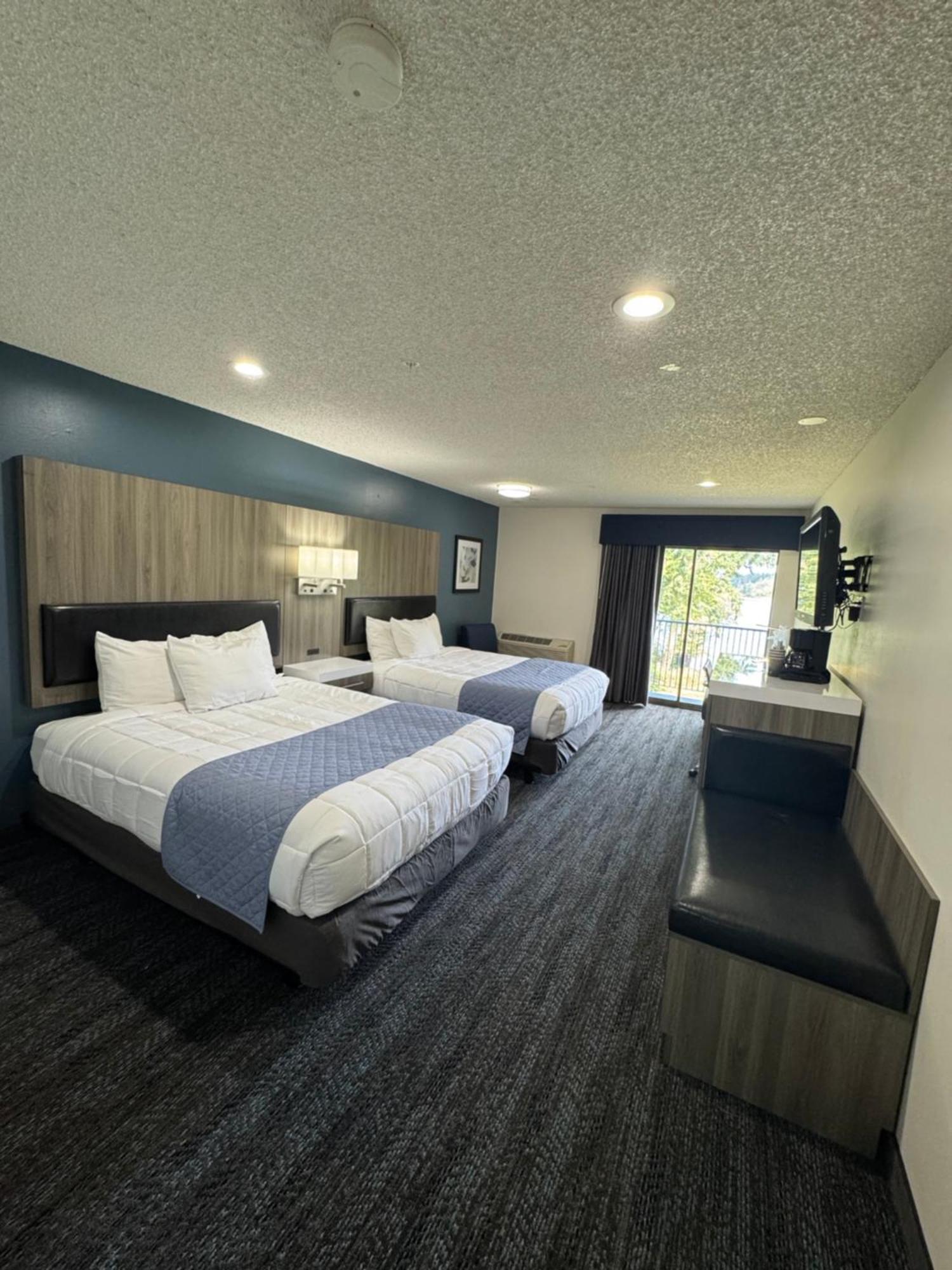 Oyster Bay Inn & Suites Bremerton Εξωτερικό φωτογραφία